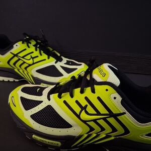 Nike Men's Black and Lime Green Athletic Shoes